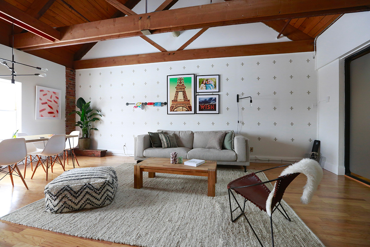 How to Hang a Picture Straight Without a Level | Canvaspop