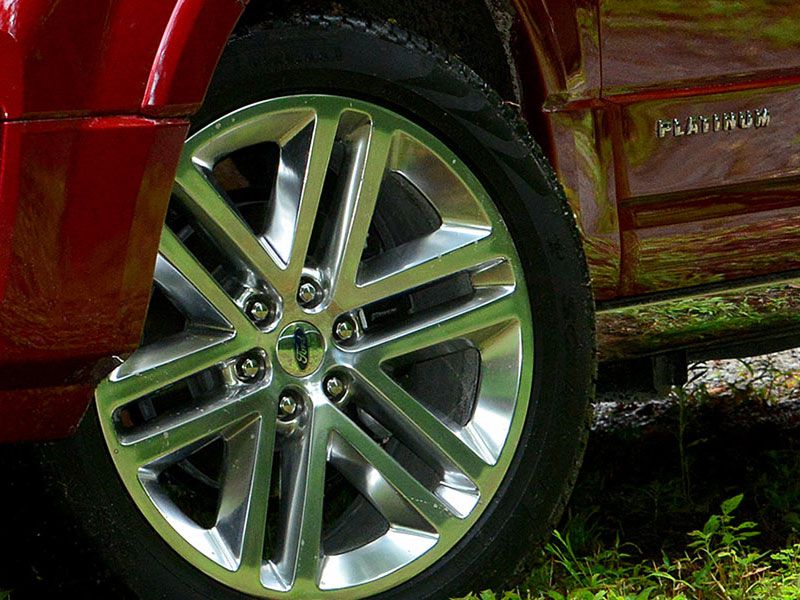 2016 Ford Expedition Road Test and Review | Autobytel