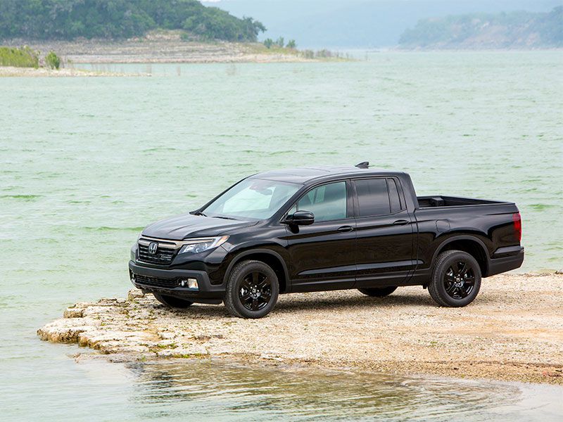 2017 Honda Ridgeline Pros and Cons | Autobytel
