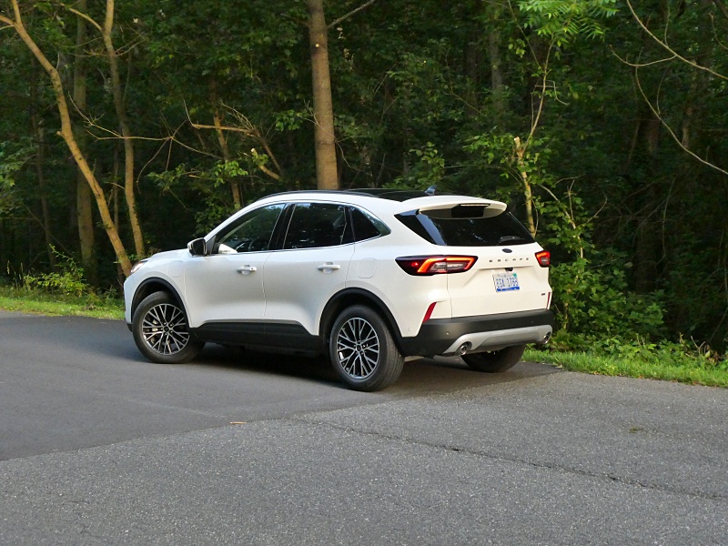 2023 Ford Escape Road Test and Review | Autobytel