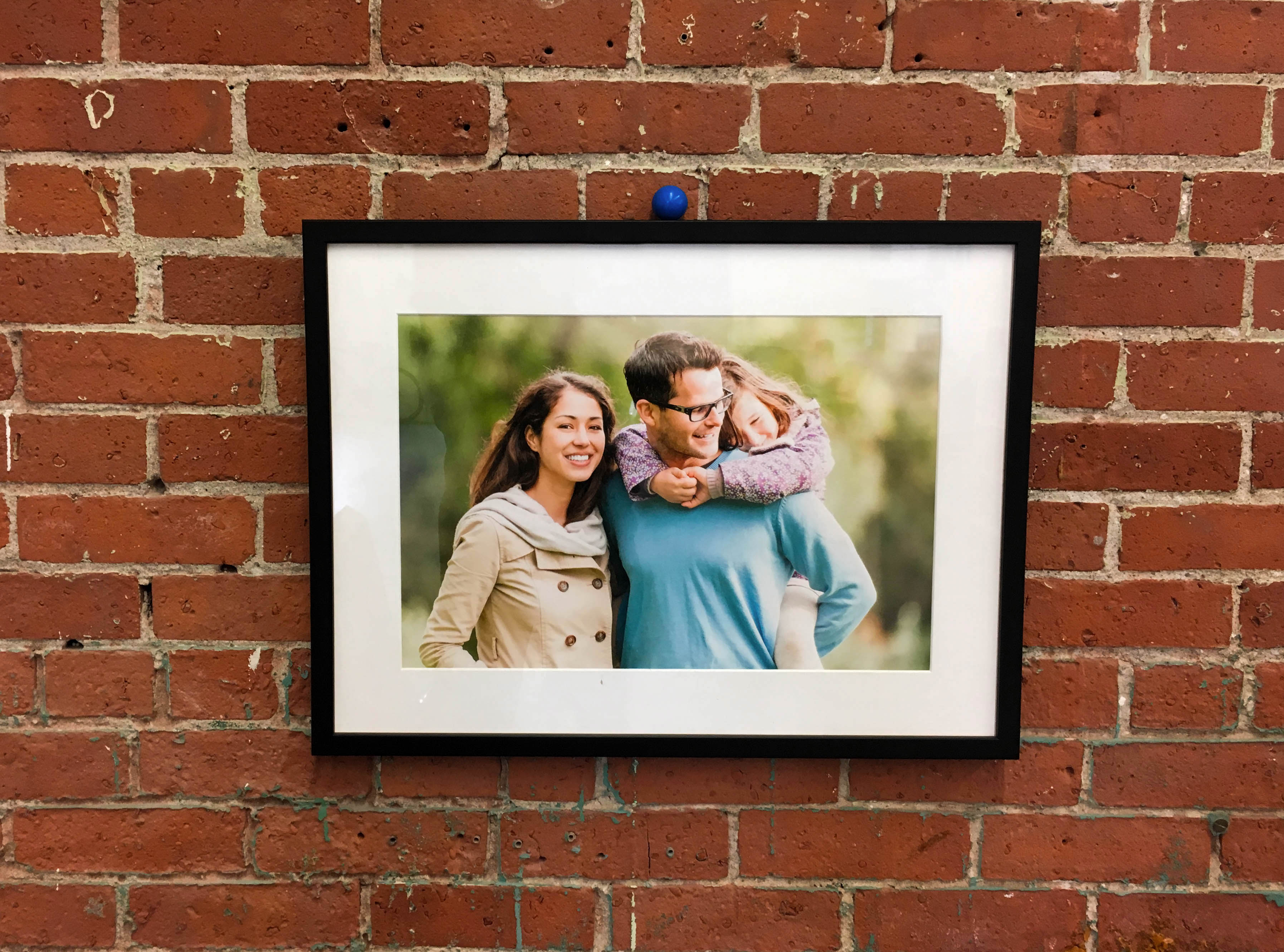 How to Hang a Picture Straight Without a Level | Canvaspop