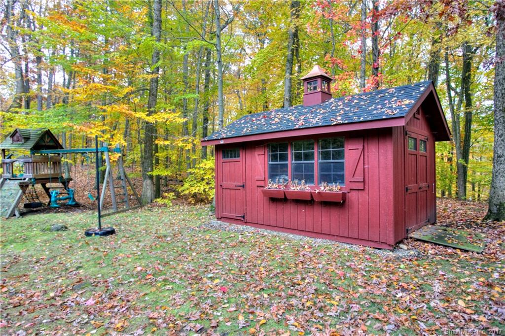 140 LLEWELLYN DRIVE, New Canaan, CT 06840 (Sold MyStateMLS Listing