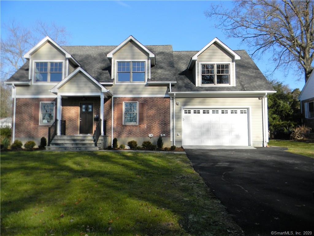 Agent Linda Pitman Halstead Real Estate