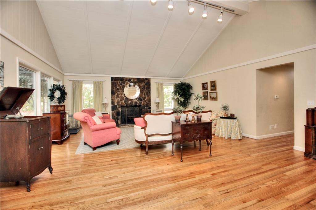 140 LLEWELLYN DRIVE, New Canaan, CT 06840 (Sold NYStateMLS Listing