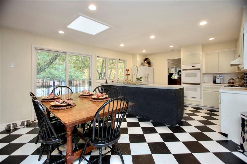 140 LLEWELLYN DRIVE, New Canaan, CT 06840 (Sold NYStateMLS Listing