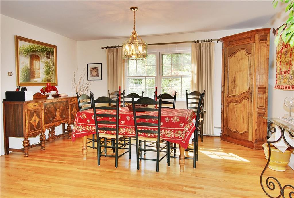 154 SOUTH BALD HILL ROAD, New Canaan, CT 06840 (Sold NYStateMLS Listing
