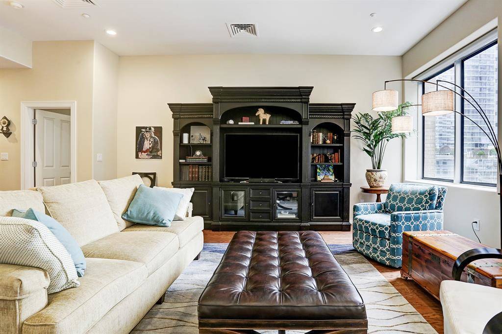 Downtown Houston Condos Compare all Condos in Downtown Houston