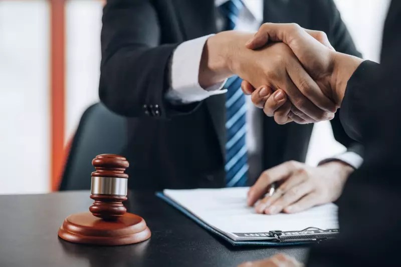 What Is the Difference Between Lawyer and Attorney