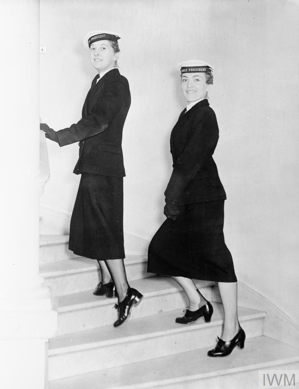 WOMEN'S ROYAL NAVAL SERVICE UNIFORMS, APRIL 1958 (A 34009)