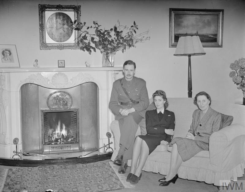 ROSYTH C IN C'S DAUGHTER TO BE AN APRIL BRIDE. 21 MARCH 1945, ADMIRALTY