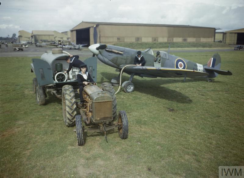GROUND CREW WORKING ON FLEET AIR ARM AIRCRAFT AT RNAS YEOVILTON, SEPTEMBER 1943 (TR 1275)