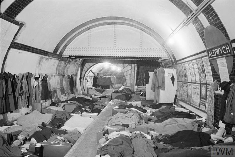 THE LONDON UNDERGROUND AS AIR RAID SHELTER, LONDON, ENGLAND, 1940 (D 1675)