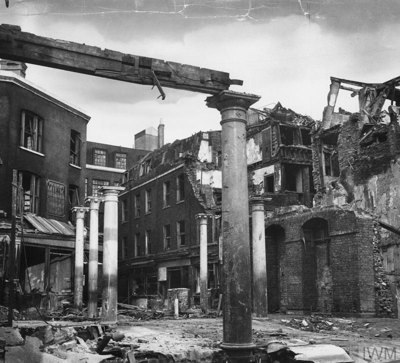 THE LONDON BLITZ, 1940 Imperial War Museums