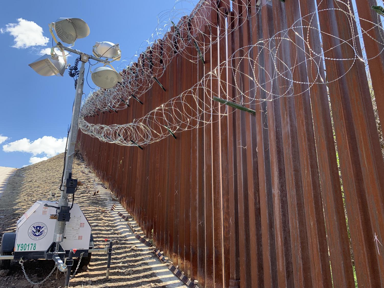 Under Biden, Razor Wire On Border Wall Stays Fronteras