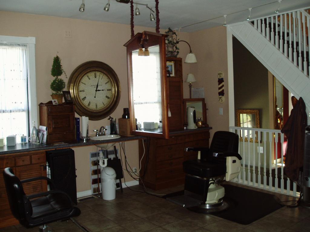 Chelsea Manor Salon and Gift Shop Fairborn OH 45324 9378782720