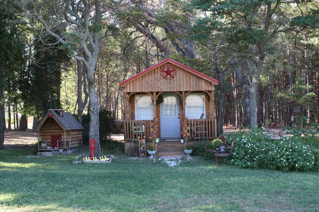 Pictures for Duck Inn Bed & Breakfast in Canton, TX 75103