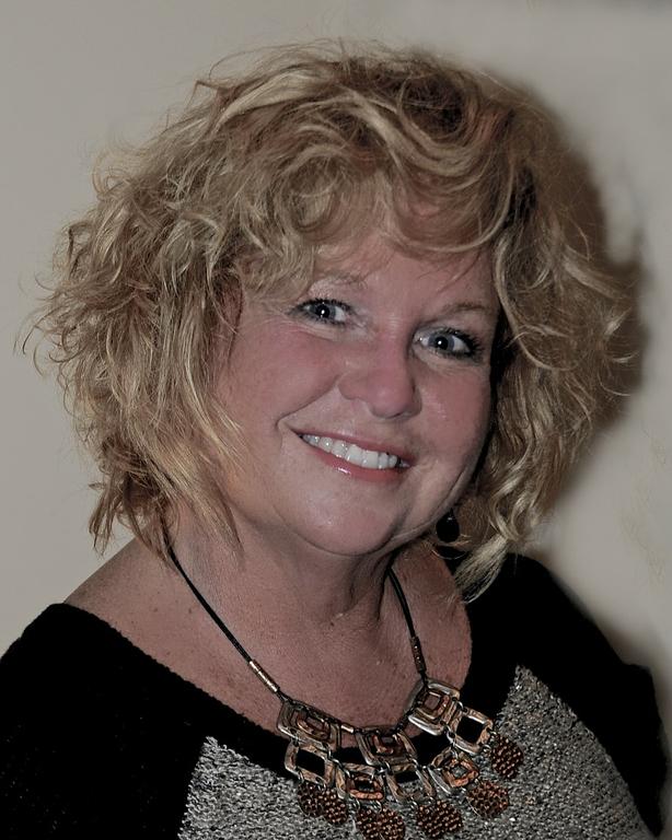 Pictures for Lake Breeze Real Estate in Canandaigua, NY 14424