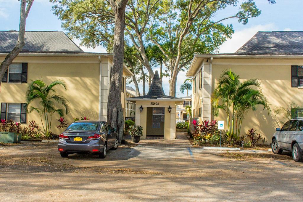 CHARLES RUTENBERG REALTY Diana Lisinski Tampa Bay Real Estate Specialist Clearwater FL