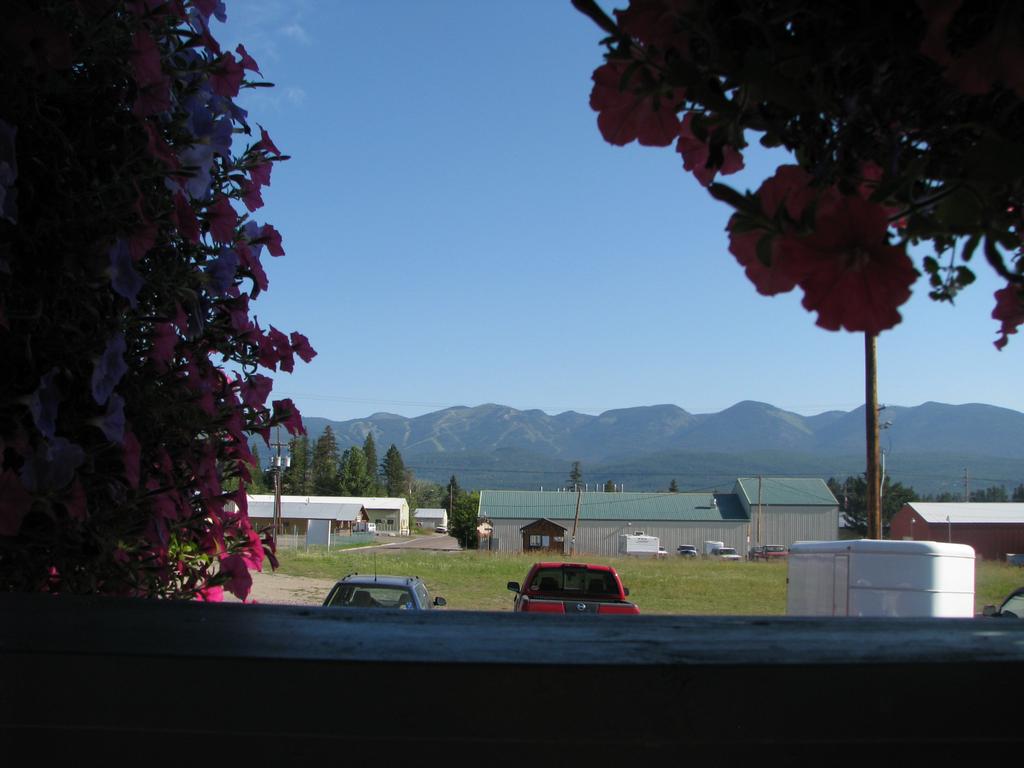 Chalet Motel Whitefish MT 59937 4068625581 Hotels & Motels
