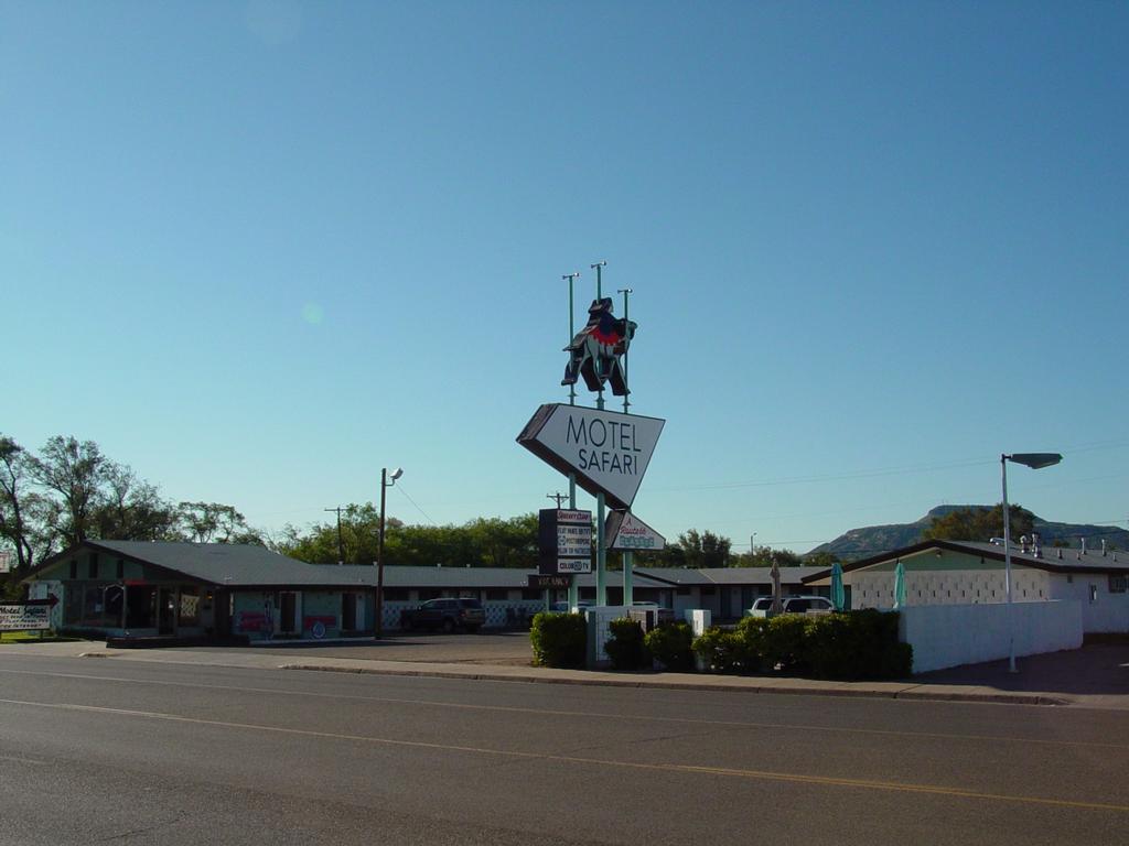 Motel Safari Tucumcari NM 88401 5754611048 Bed & Breakfasts