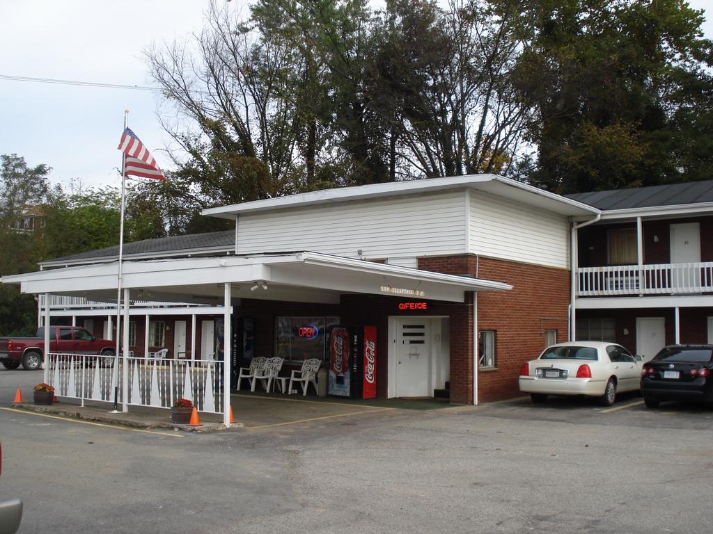 St Marys Motel Saint Marys WV 26170 3046842233