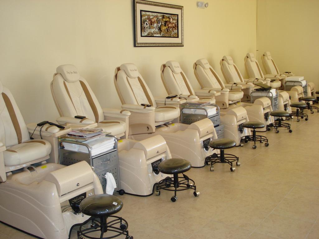 Happy Feet Nail Spa Mandeville LA 70471 9856265949 Nail Care