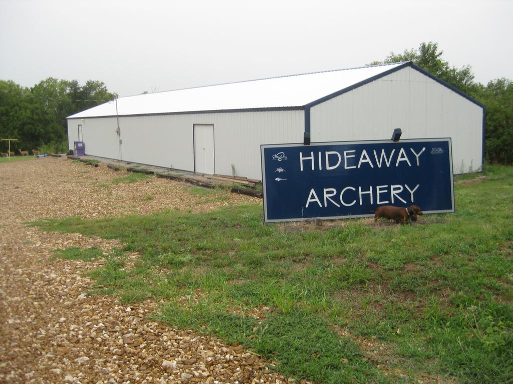 Hideaway Archery Carthage MO 64836 4173581000 Sporting Goods