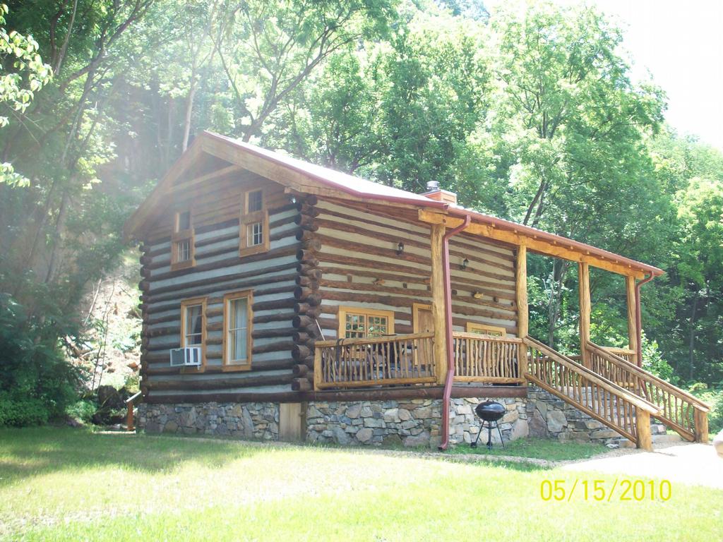 Limestone Cabin Hot Springs NC 28743 8286227204