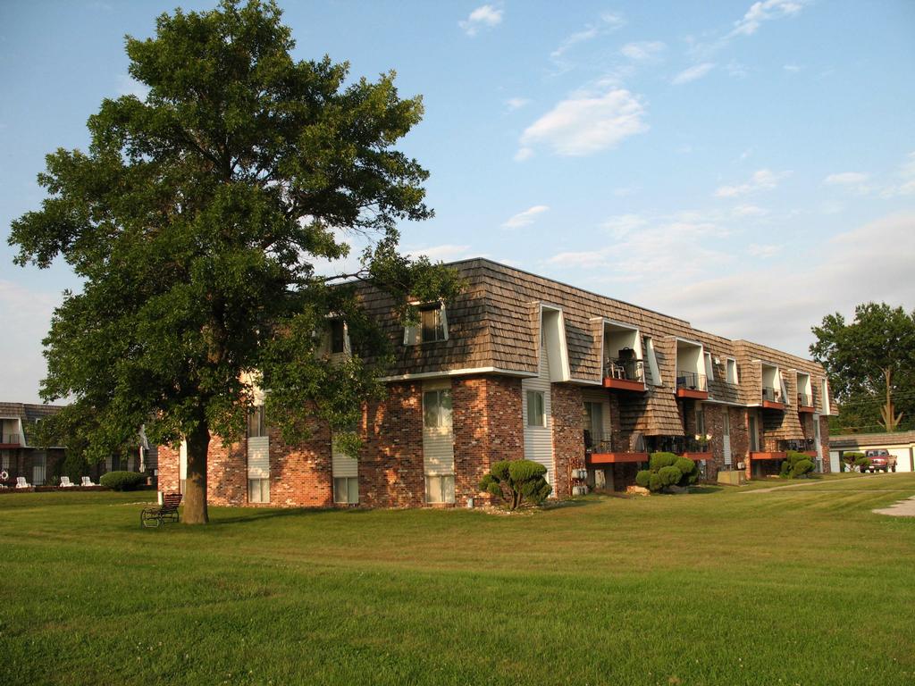 Carriage Hill Apartments Waterloo IA 50702 3192321564