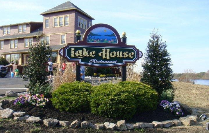 Pictures for Lake House Restaurant in Newfield, NJ 08344
