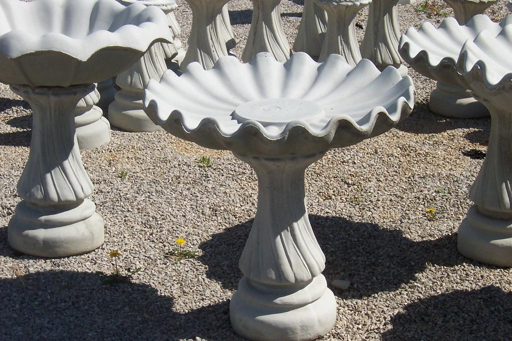 Clamshell Bird Bath from Matthews Concrete Statuary in Bonnieville, KY