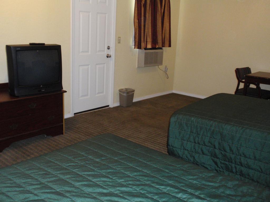 Budget Inn El Reno OK 73036 4052620251 Travel & Lodging