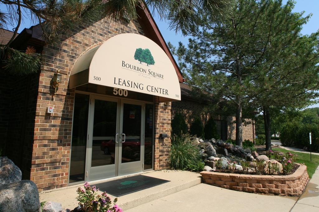 Albion on Lake Cook Palatine IL 60074 8473588888 Apartments