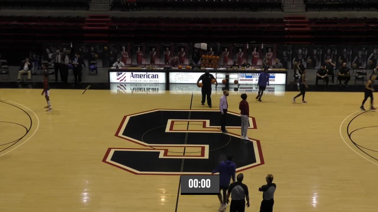 Owasso vs ster Skiatook Basketball Tournament Basketball hroach