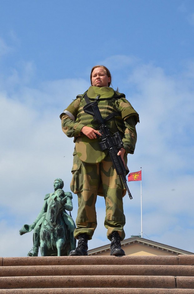Norwegian Royal Guard image Females In Uniform (Lovers Group) Mod DB