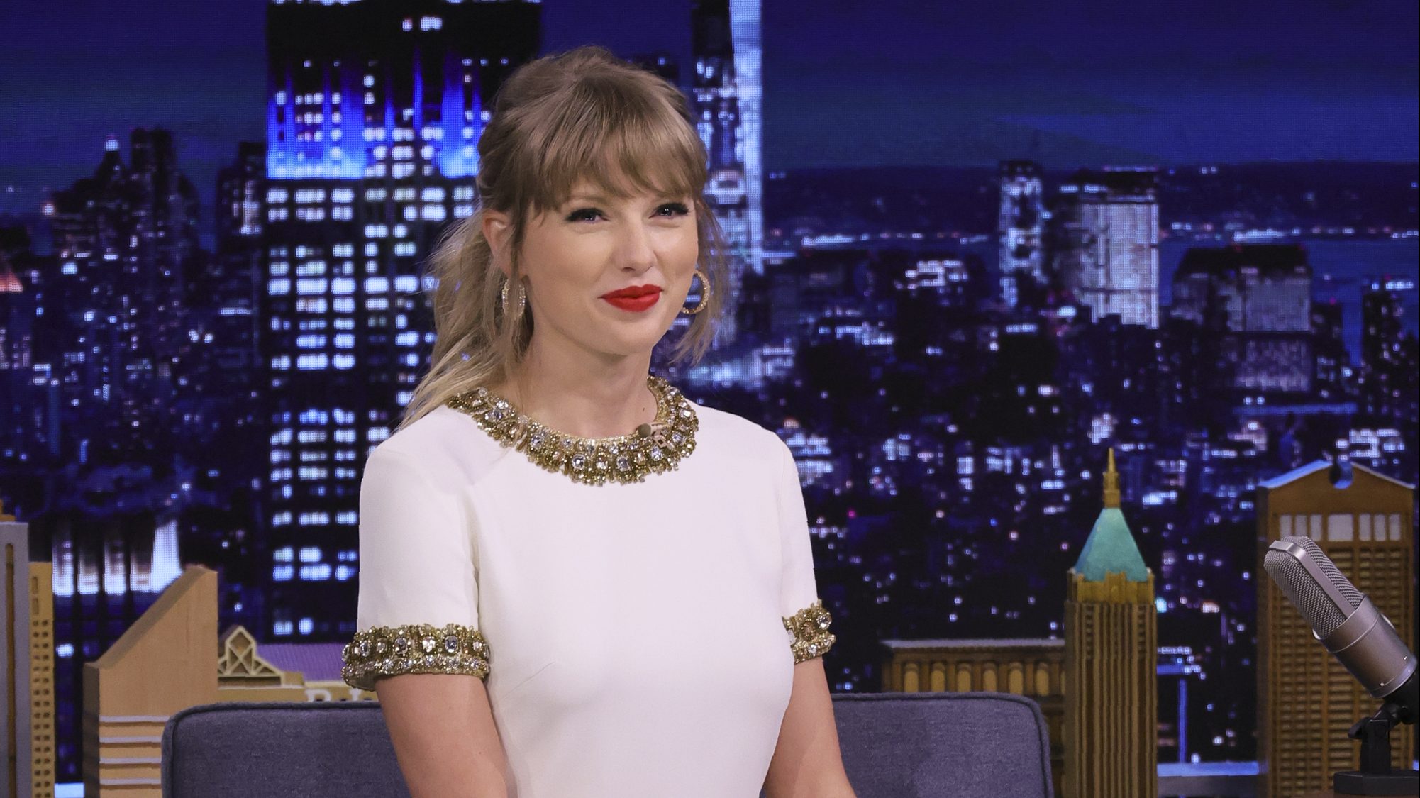 Taylor Swift Releases New ‘Red (Taylor’s Version)’ Album NBC Bay Area