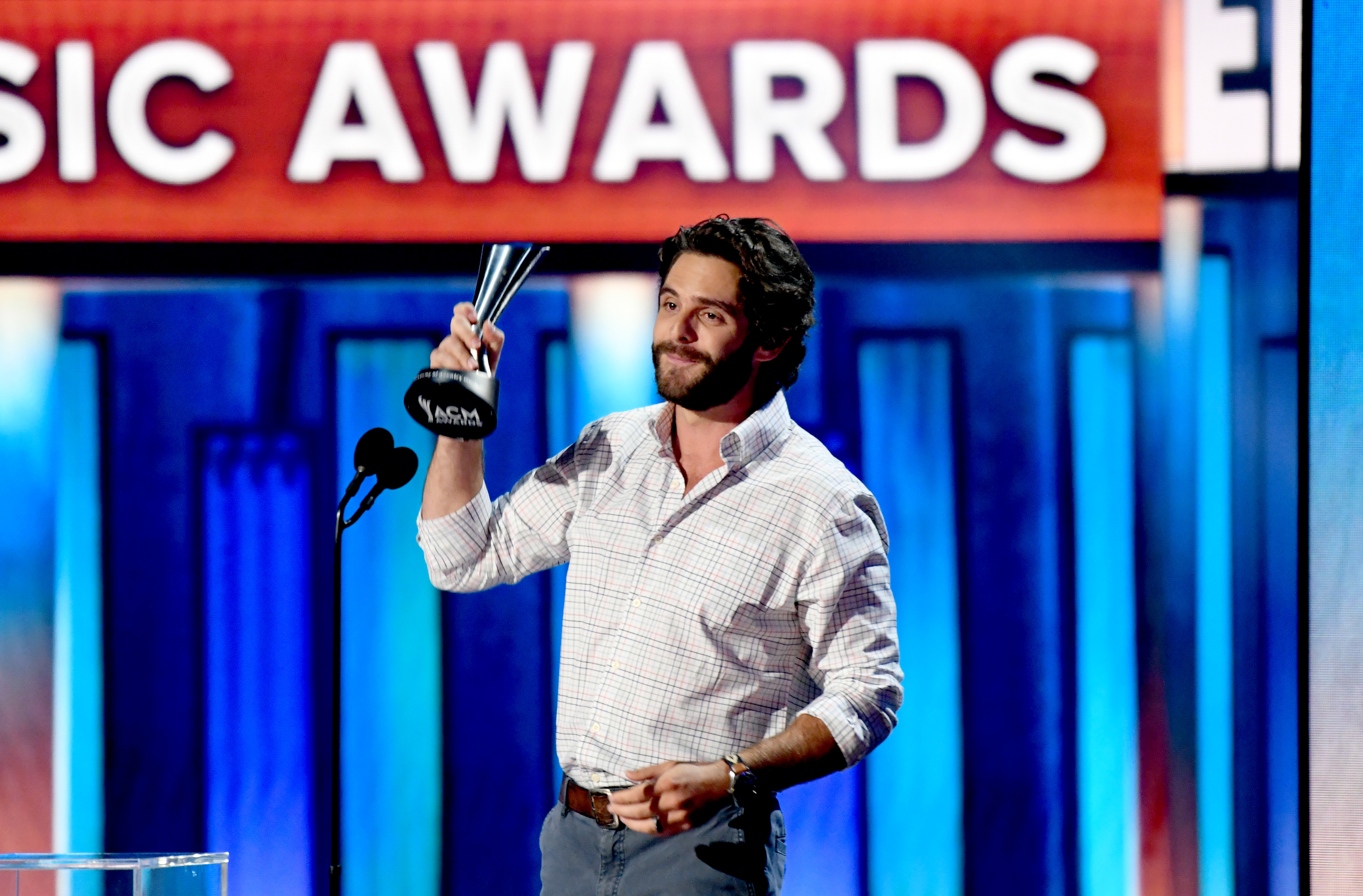 Carrie Underwood, Thomas Rhett Tie for Top Prize at ACMs NBC Boston