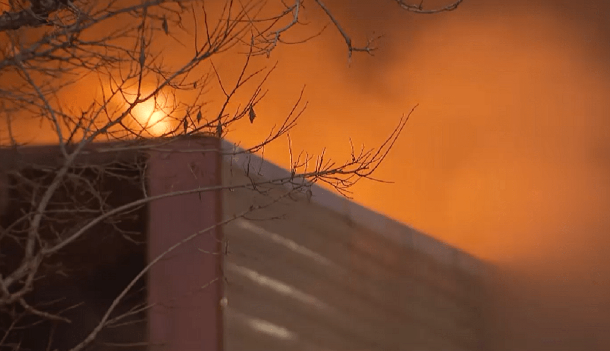 Chicago firefighter injured in Roseland fire – NBC Chicago