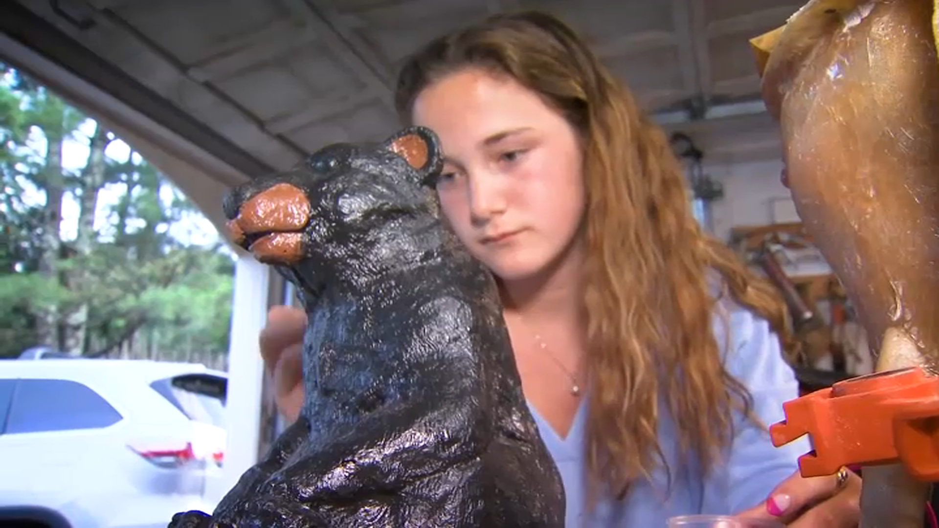 Simsbury Girl Creates Business Making Cement Bears NBC Connecticut