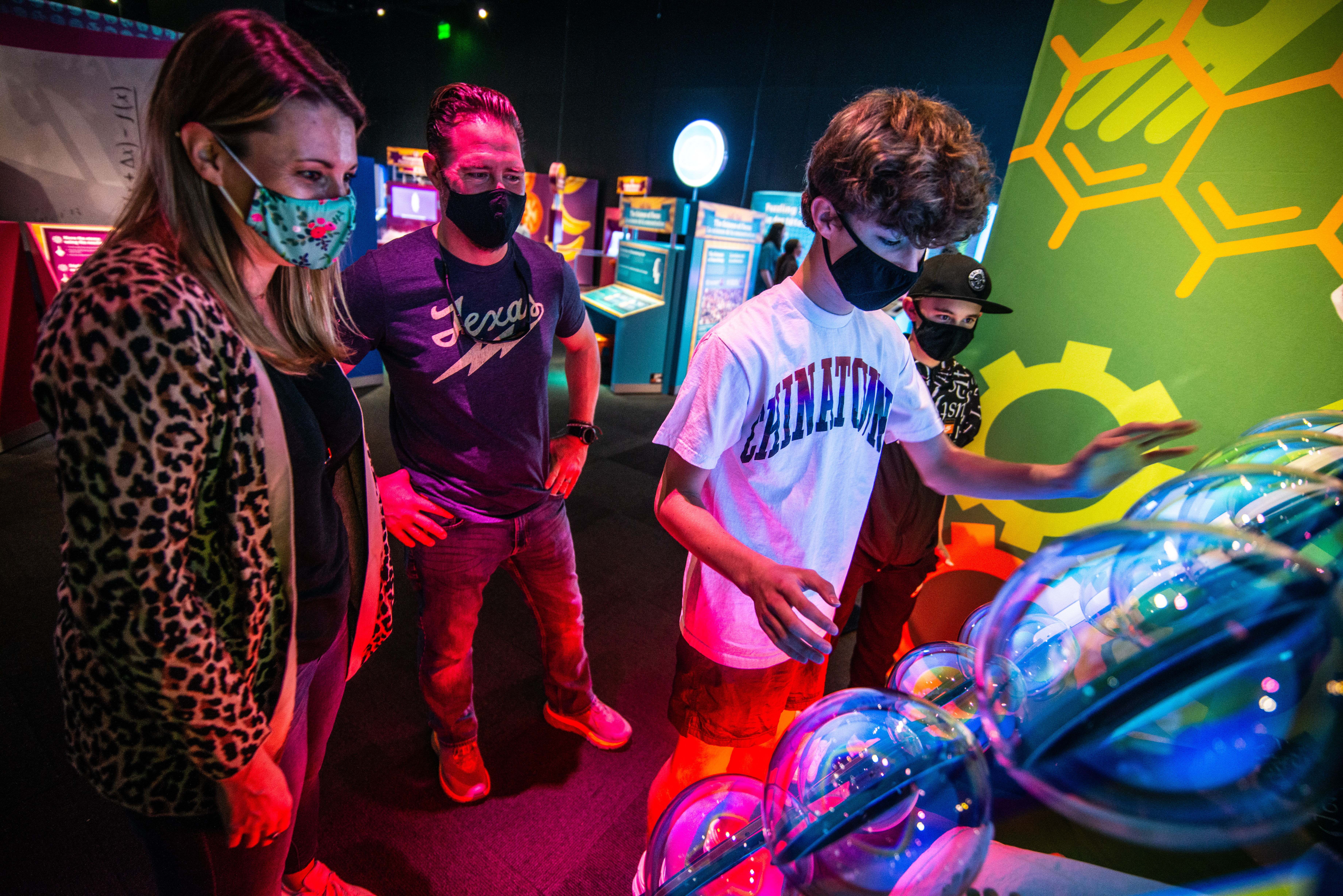 Perot Extends Hours, Hosts The Science of Guinness World
