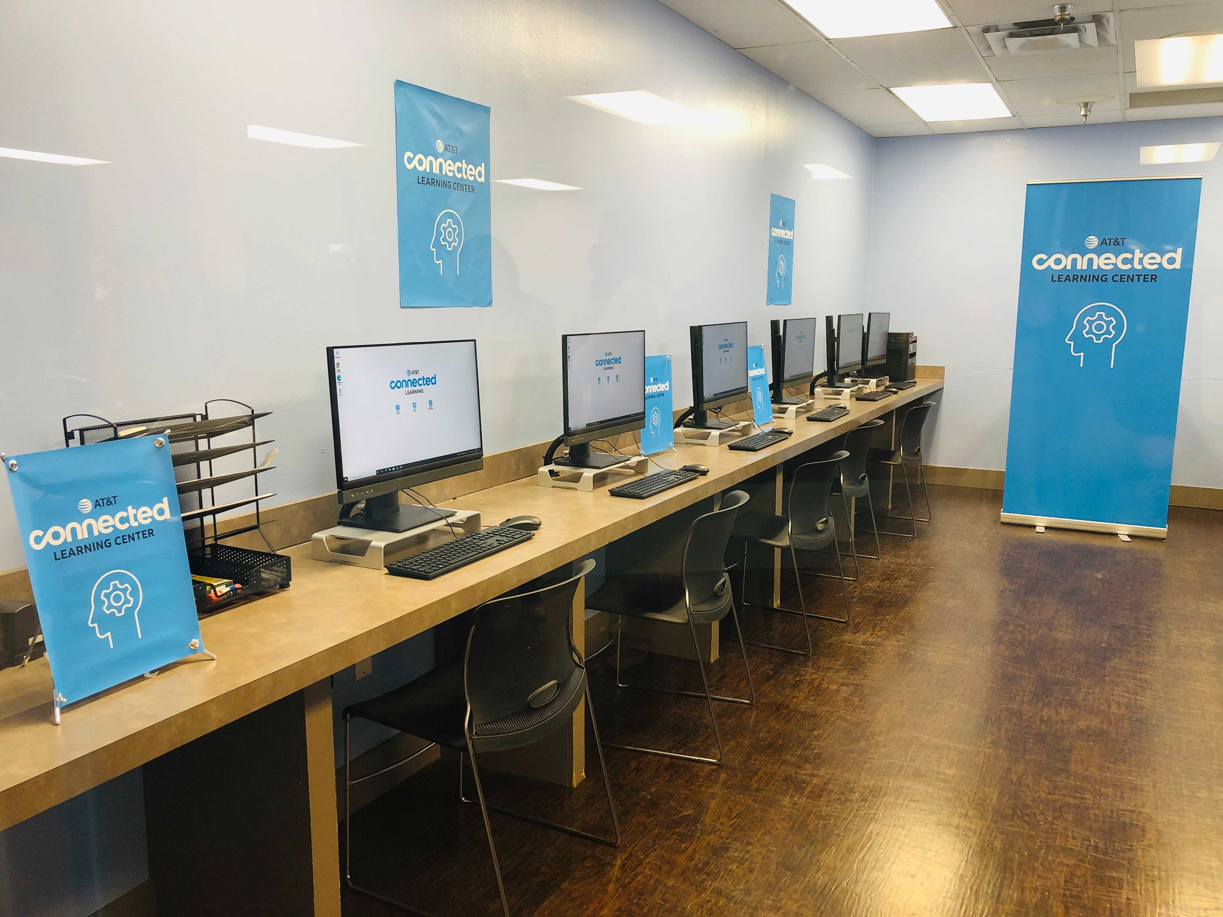 AT&T Opens First Connected Learning Center Aimed at Fighting Dallas