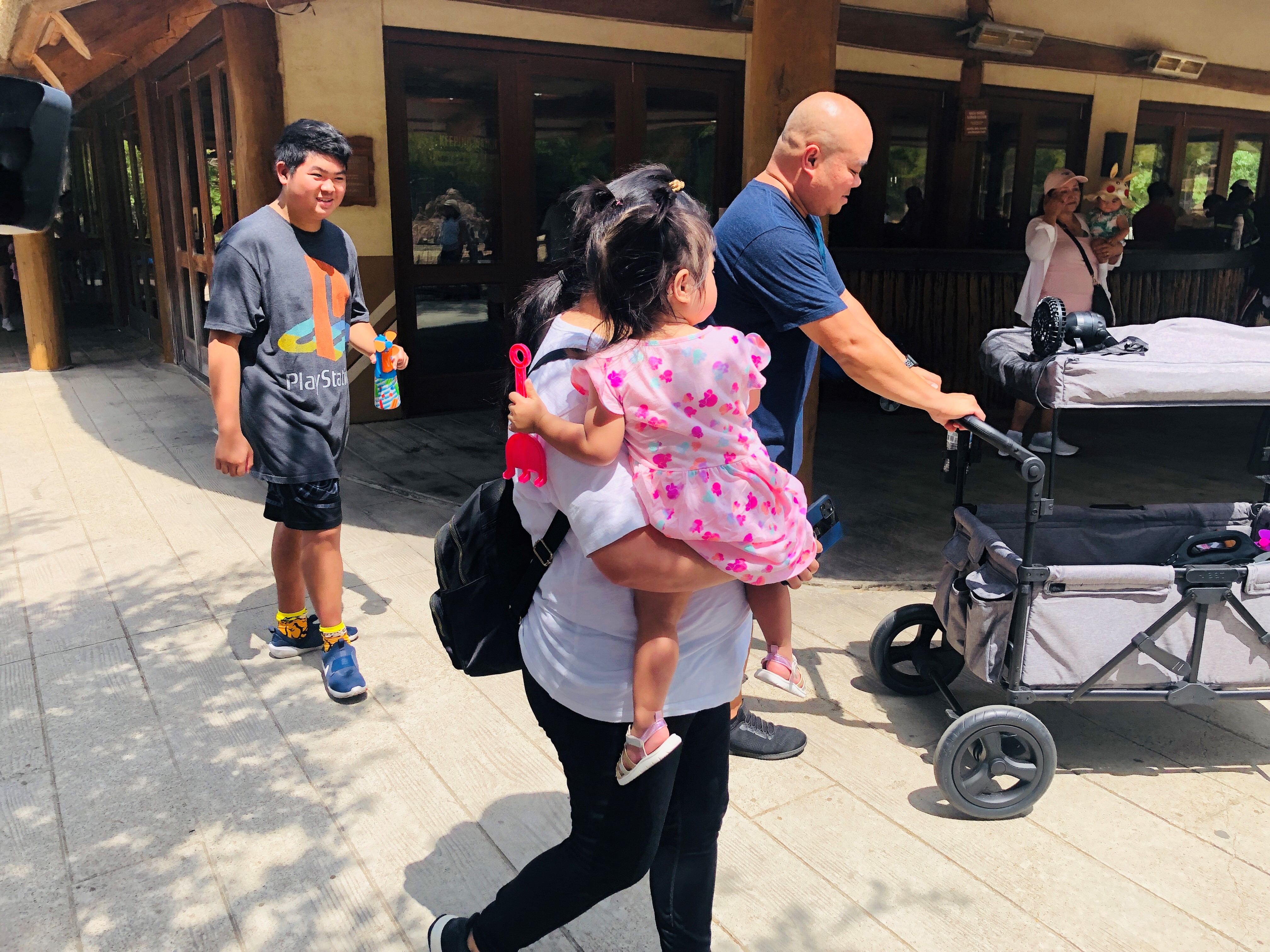 Dollar Days Dallas Zoo