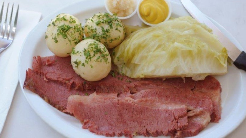 The Original Farmers Market Is Serving a Corned Beef Classic - Vimarsana News