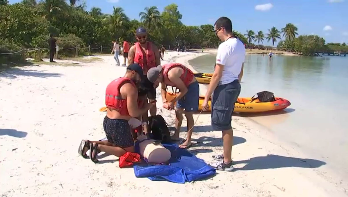 Rising ER Doctors Take Part in Emergency Training Exercise at Miami-Dade Park - Vimarsana News
