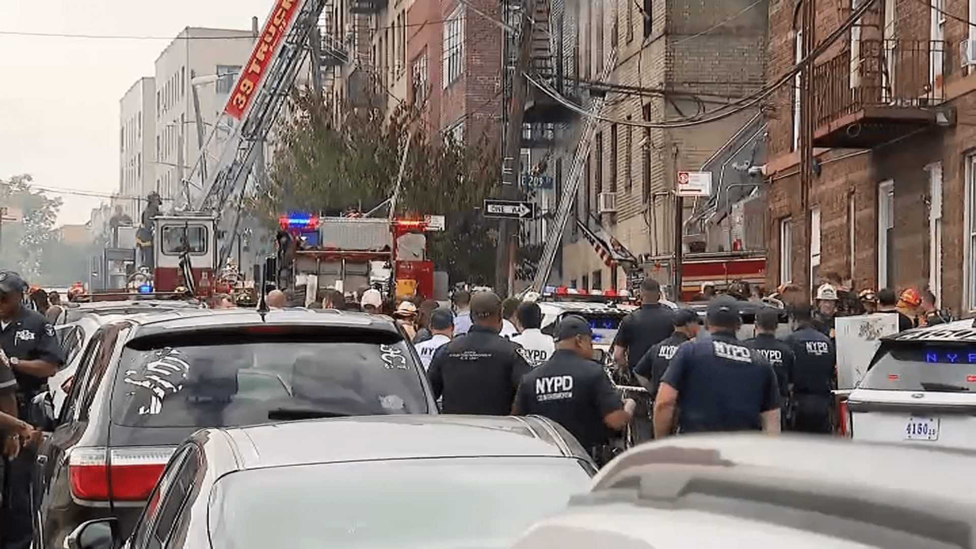 Bronx explosion supply unknown after lunchtime blast on East 209th Avenue – NBC New York