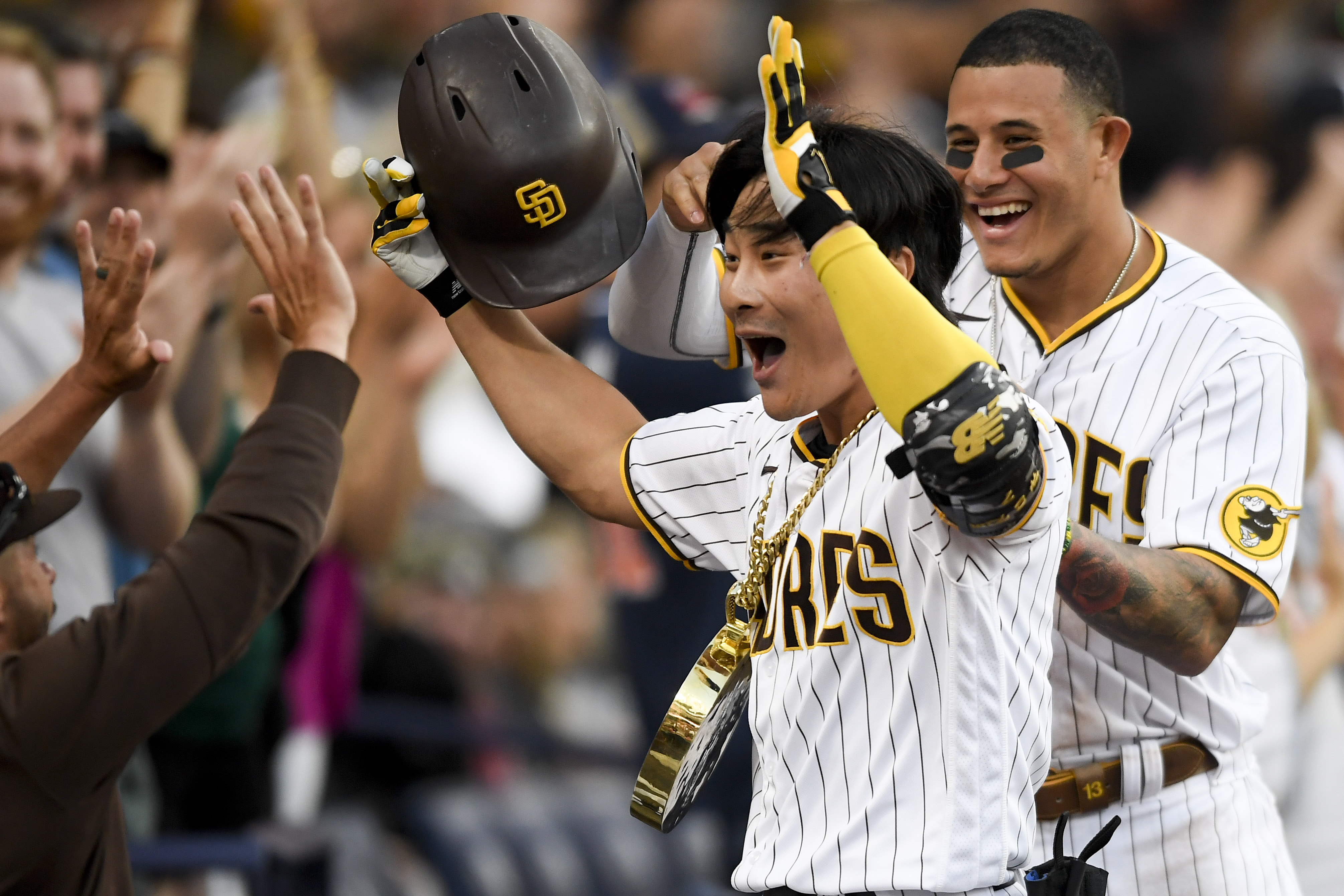 Update 114+ orioles home run necklace super hot songngunhatanh.edu.vn