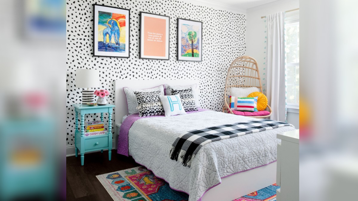 Wallpaper Is Back; Here Are Fresh Ideas and Installation Tips - Vimarsana News