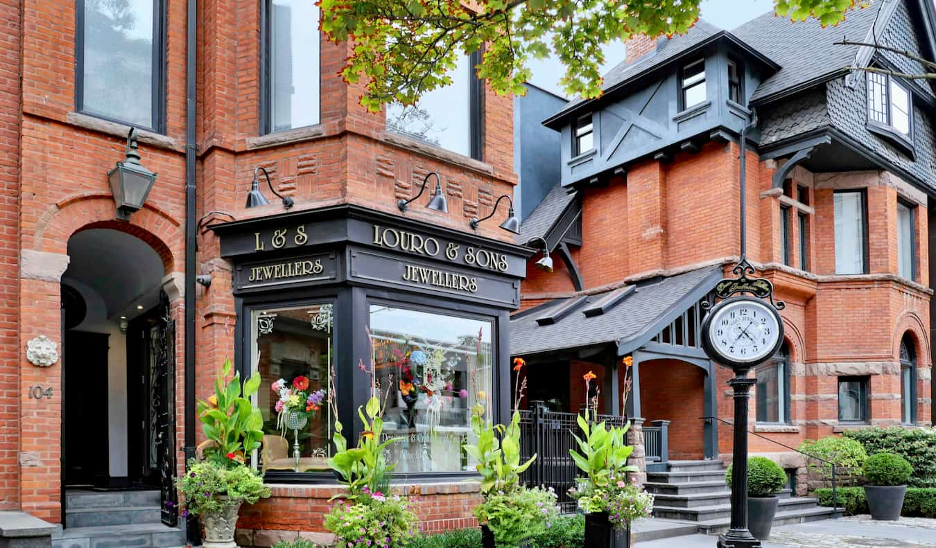 WHERE TO STAY IN TORONTO THE BEST NEIGHBORHOODS FOR YOUR VISIT