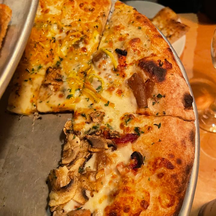 roni.rick's Pizza Review at American Flatbread One Bite