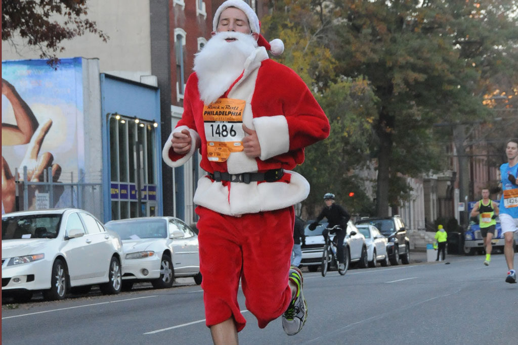Philly Marathon Santa attempts breaking Guinness record